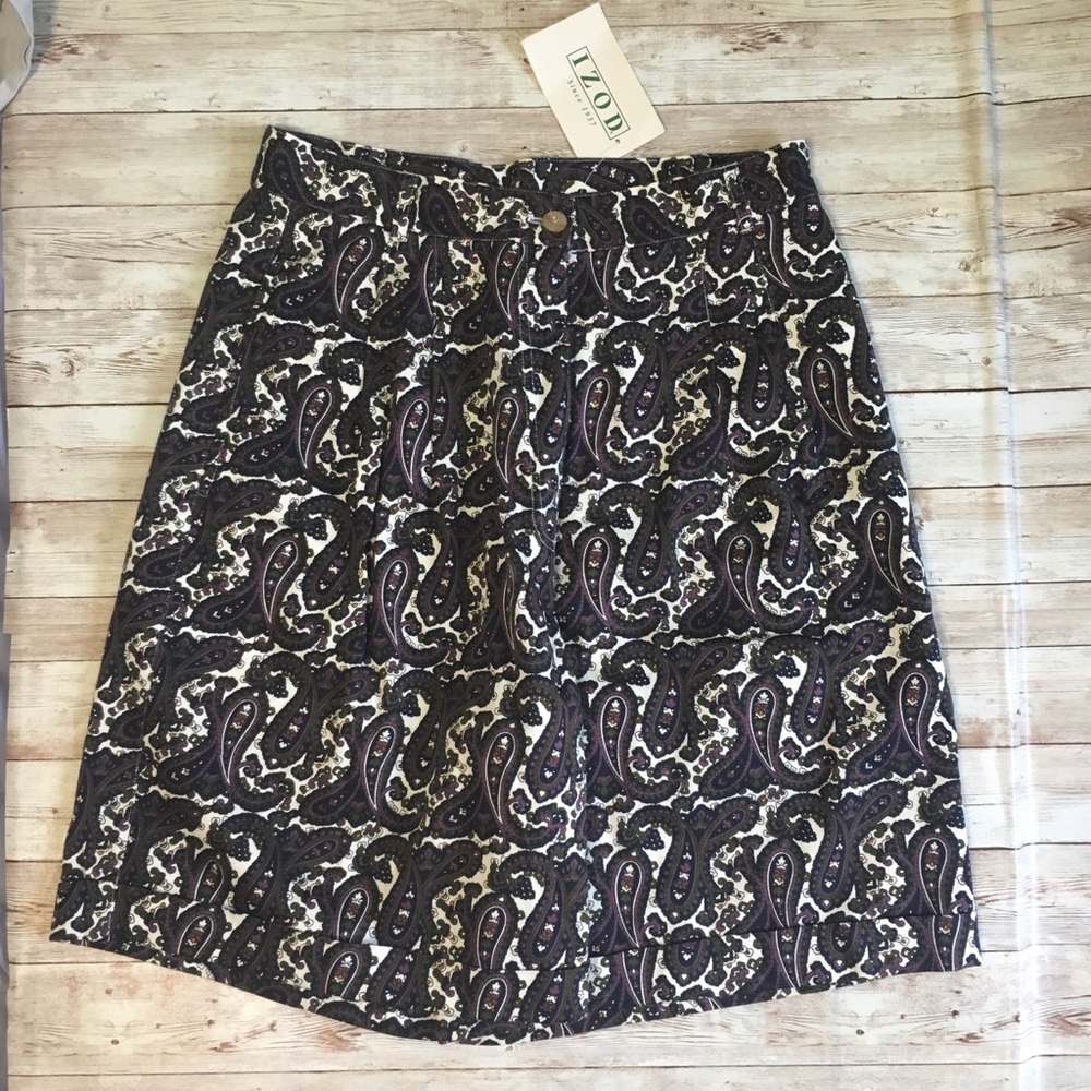 Izod Vintage Paisley Shorts - Picture 4 of 5
